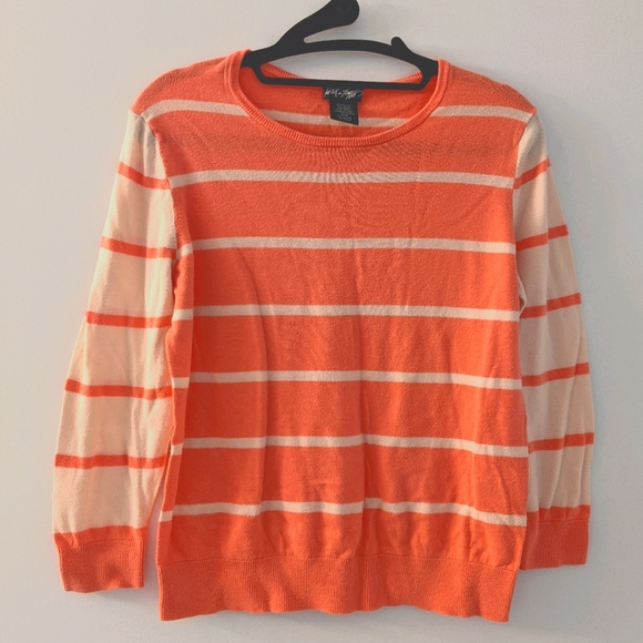 Lord &Taylor lightweight top - Picture 1 of 13